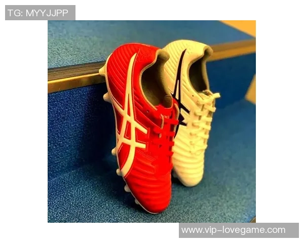 宽脚专属阿迪足球鞋助你轻松掌控场上每一个精彩瞬间 宽脚专属阿迪足球鞋助你轻松掌控场上每一个精彩瞬间